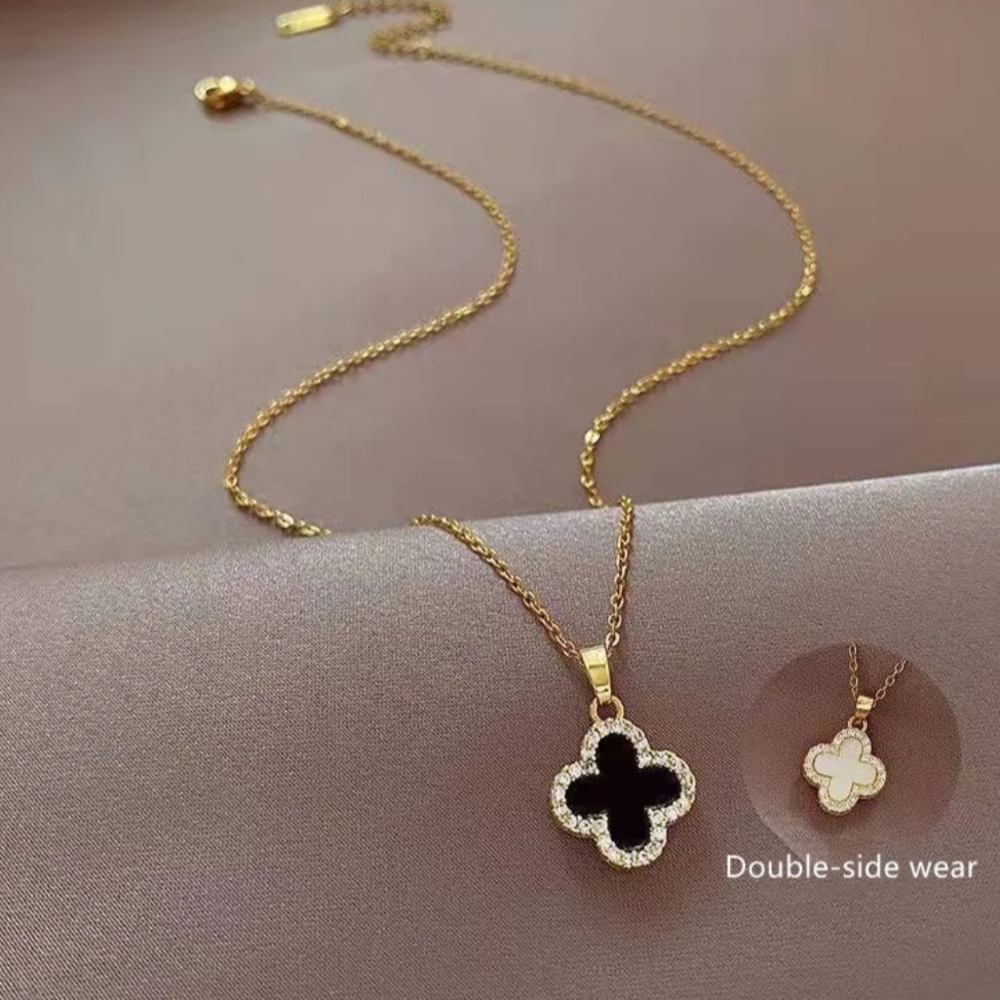 Double Sided Clover Black Or White Set In Gold With Rheinstones